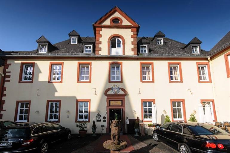 Schlosshotel Kurfürstliches Amtshaus Dauner Burg