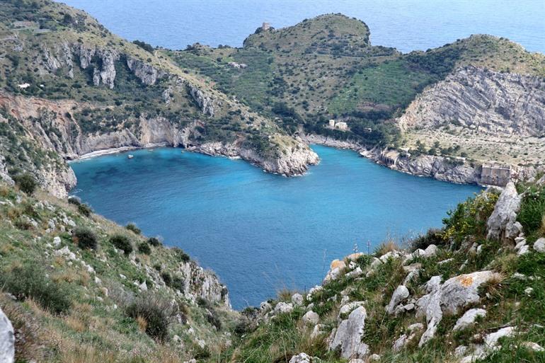 Pfad zur Baia di Ieranto bei Sorrento