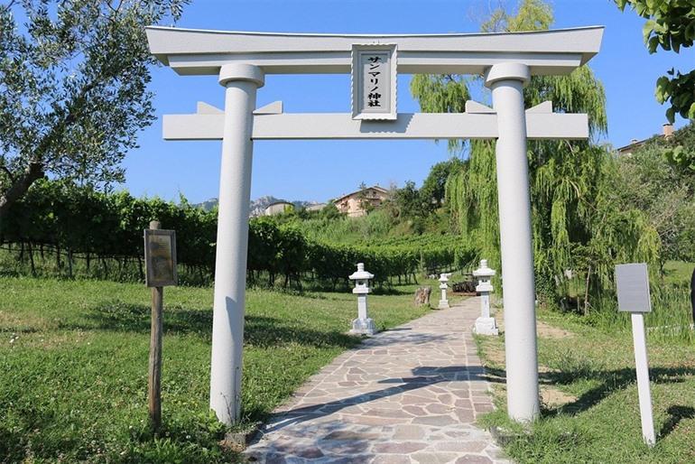 Shinto-Schrein? San Marino