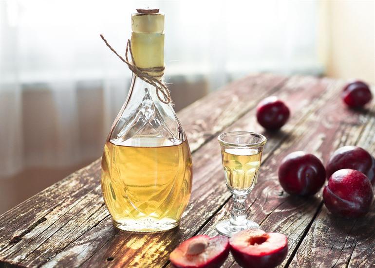 Schnapsglas Rakia, Bulgarische Küche