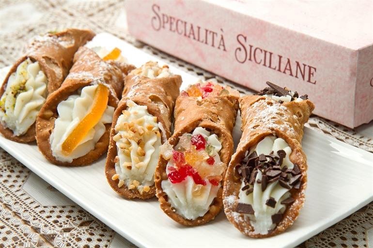 Sizilianische Cannoli, süßes Dessert