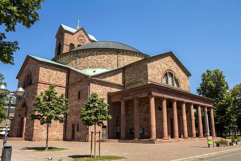 Die Sint-Stephan-Kirche in Karlsruhe besichtigen