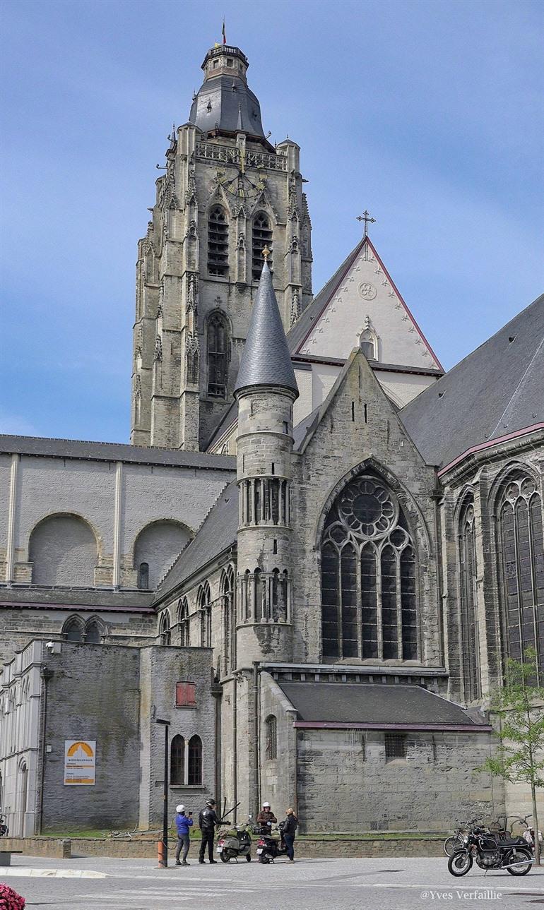 Sint-Walburgakirche, Oudenaarde