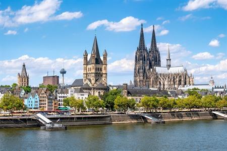 Skyline von Köln mit Blick auf die Altstadt und den Dom