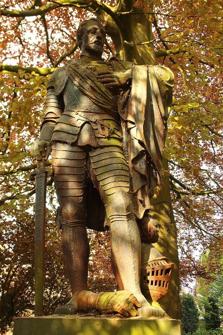 Denkmal des Grafen von Egmont in Zottegem, Vlaamse Ardennen