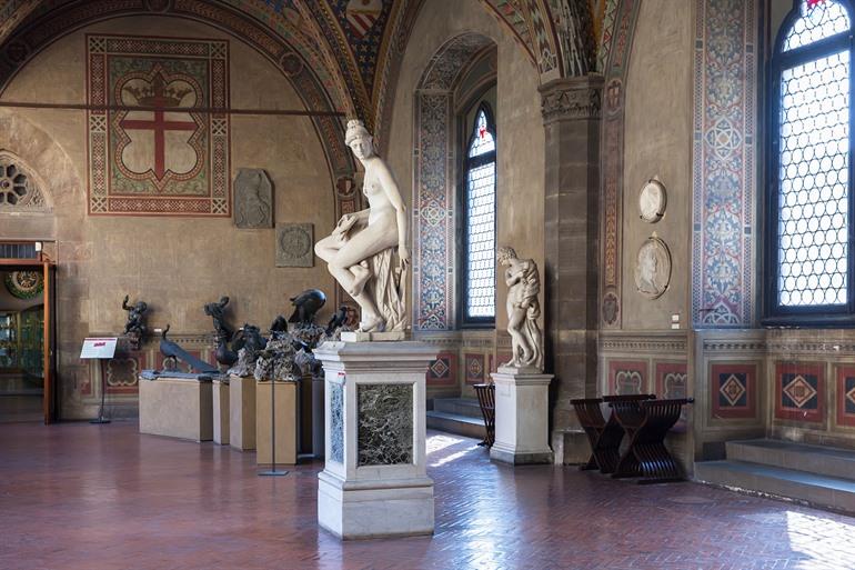 Giambologna-Statue im Palazzo del Bargello, Florenz