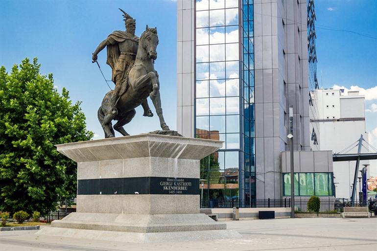 Skanderbeg-Denkmal, Pristina