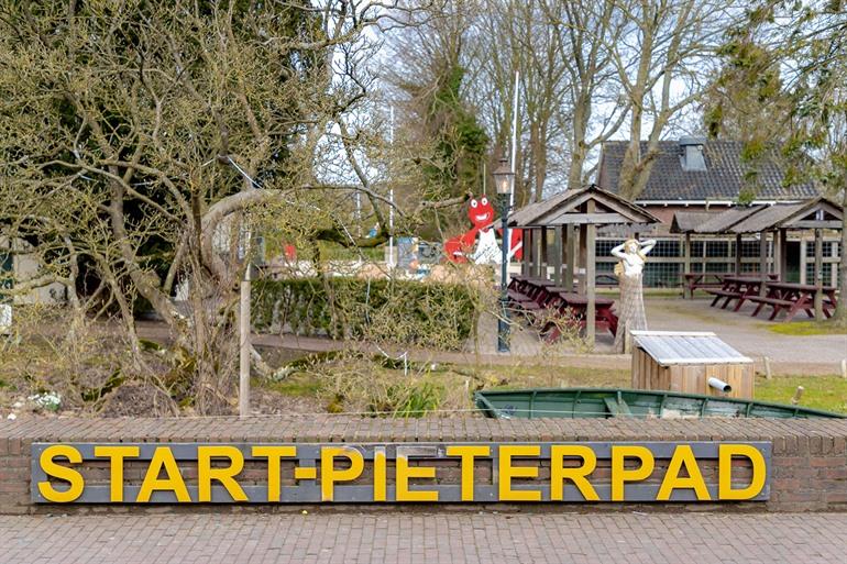 Startpunkt des Pieterpads in Pieterburen, Niederlande