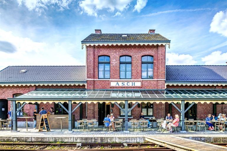 Bahnhof As: Nationalpark Hoge Kempen