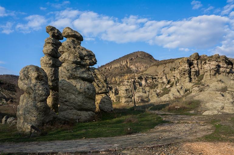 Steinfiguren in Kuklica, Nordmazedonien