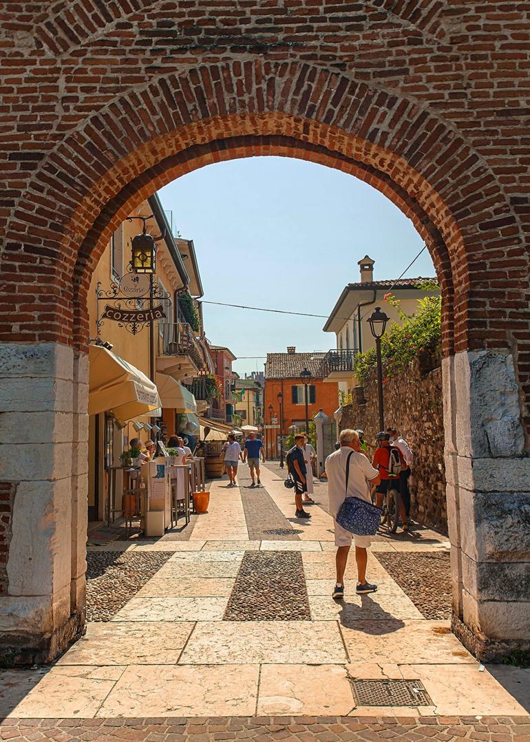 Straßenbild von Lazise