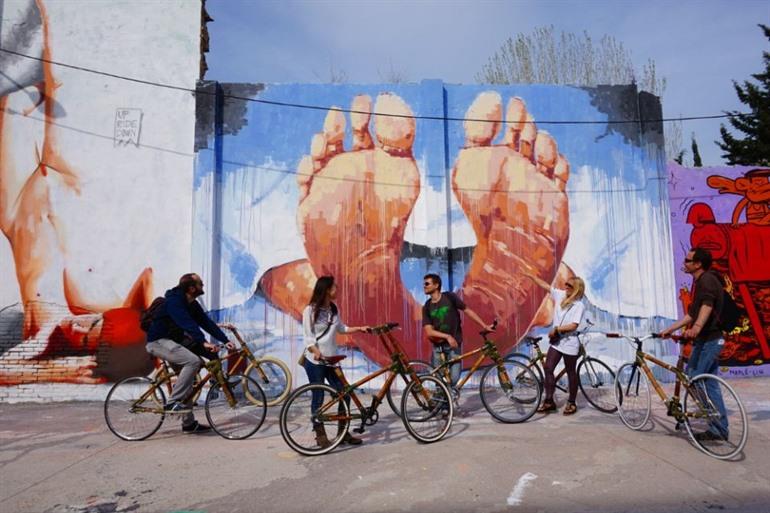Street-Art-Tour durch Barcelona mit einem Bambusfahrrad