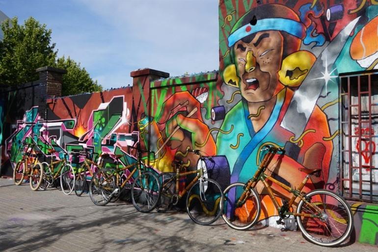 Street-Art-Tour durch Barcelona mit einem Bambusfahrrad
