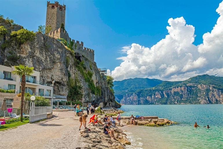 Strand von Posterna in Malcesine am Gardasee