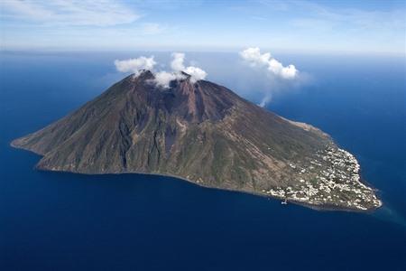 Stromboli auf Sizilien besuchen und besteigen? Alle Infos, Fotos und Touren buchen