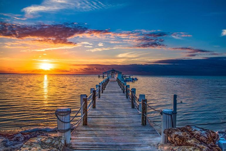 Sonnenuntergangs-Pier