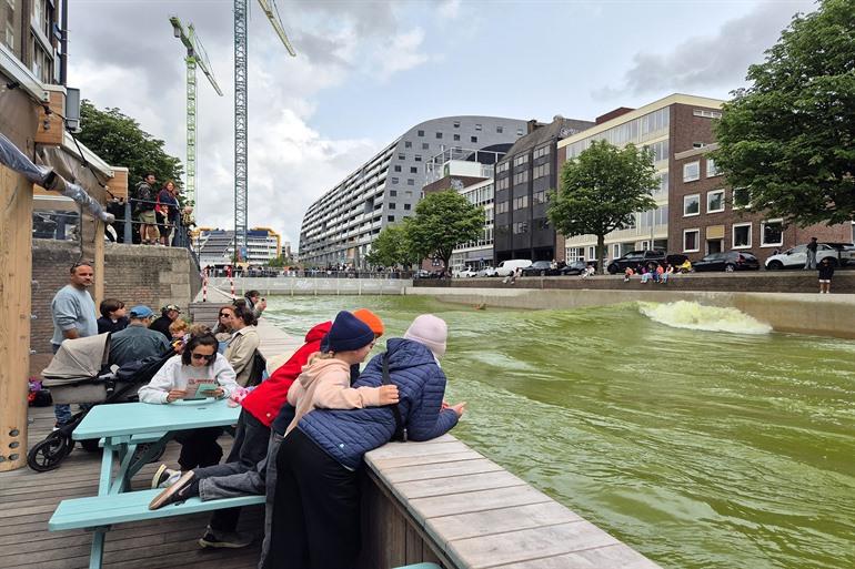 Surfen in Rotterdam bei RIF010