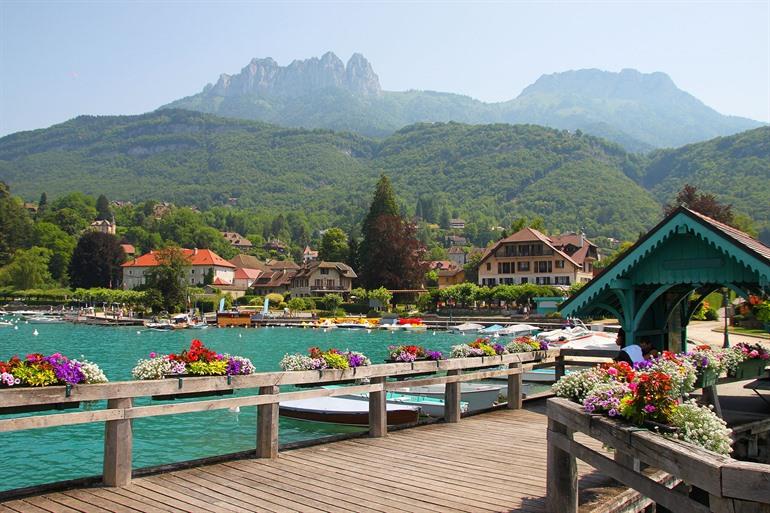Talloires am Lac d'Annecy in den Französischen Alpen besuchen