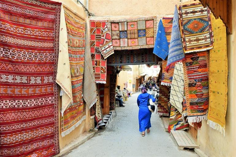 Teppiche in der Medina von Fès
