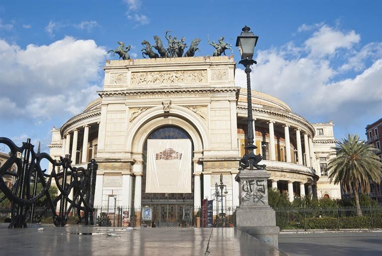 Theater Politeama Garibaldi