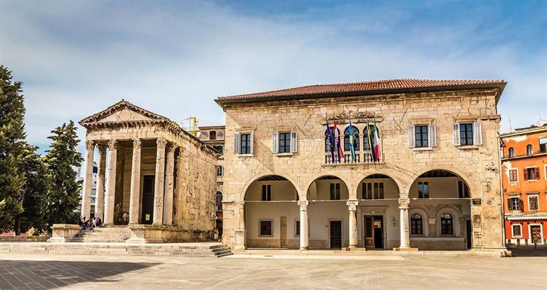 Tempel des Augustus in Pula