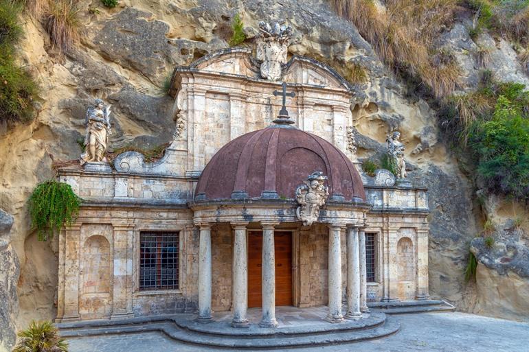 Tempietto Sant’Emidio in den Grotten in Ascoli Piceno