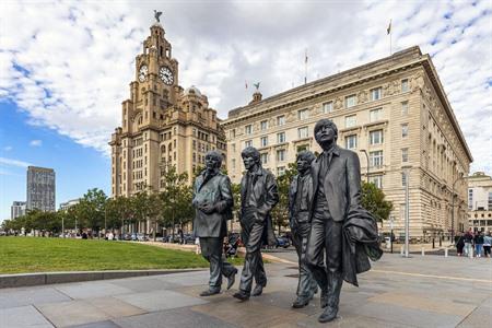 Die Beatles-Statue in Liverpool besichtigen