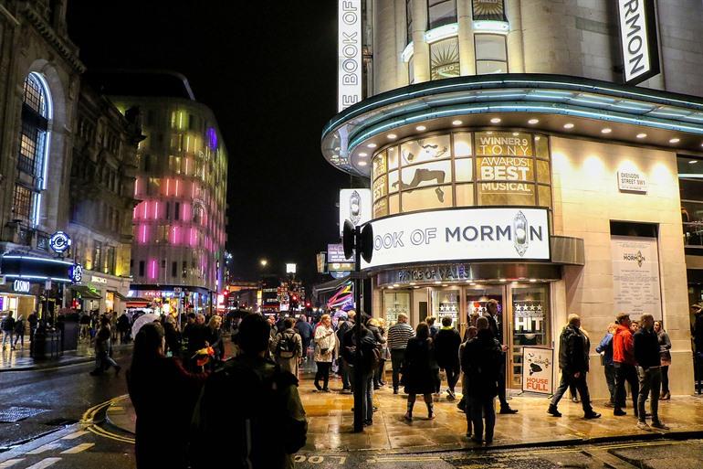 Das Buch Mormon im Prince of Wales Theatre im West End London