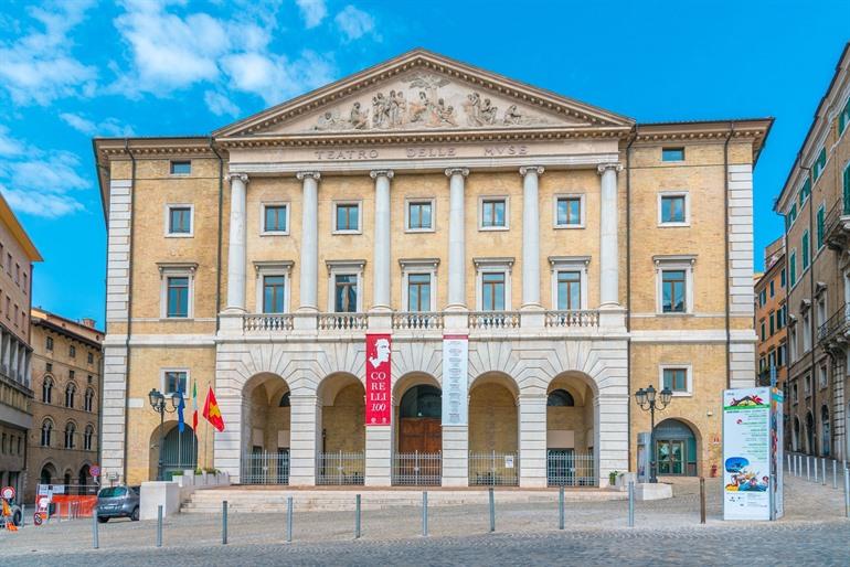 Theater von Ancona auf dem Piazza della Repubblica, Le Marche