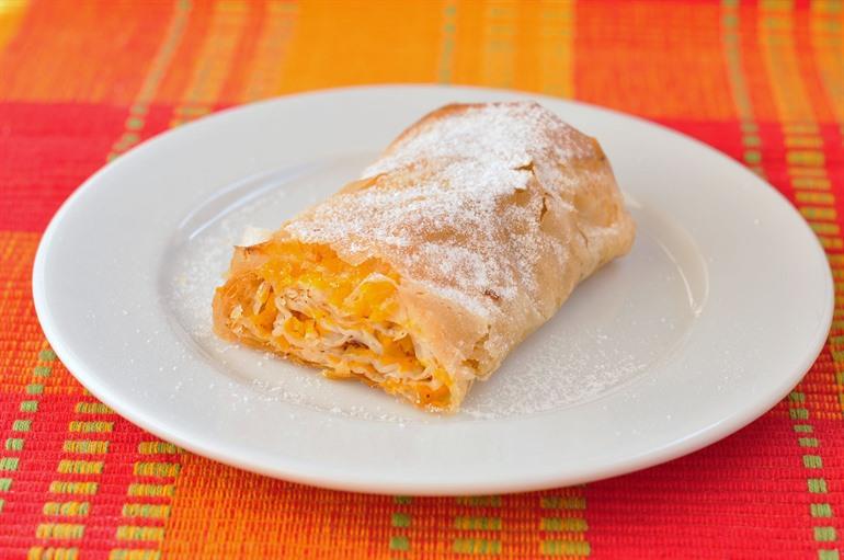 Tikvenik mit Kürbismischung, Bulgarische Küche