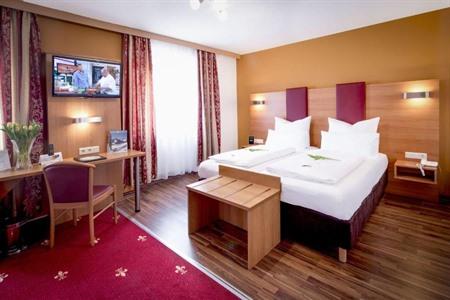 TIPTOP Hotel Burgschmiet Garni buchen