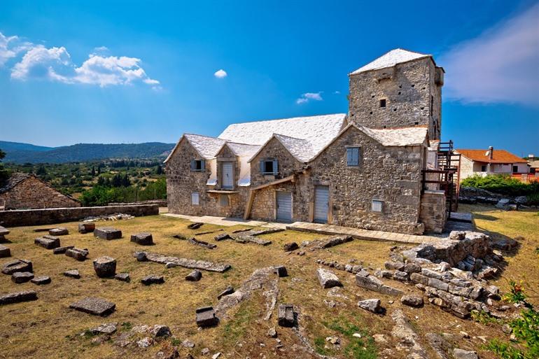 Radojkovic-Turm Brač