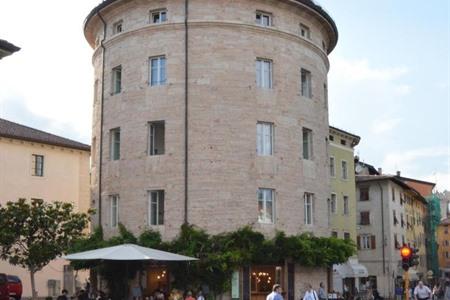 Torrione Trento buchen