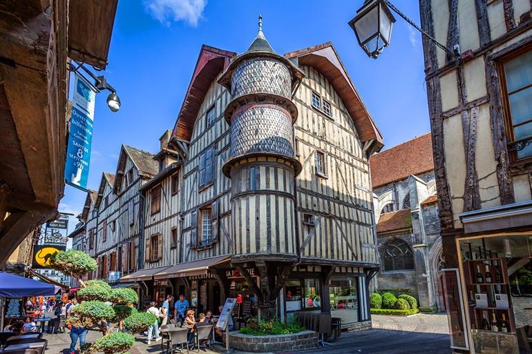 Goldschmiedeturm, Troyes