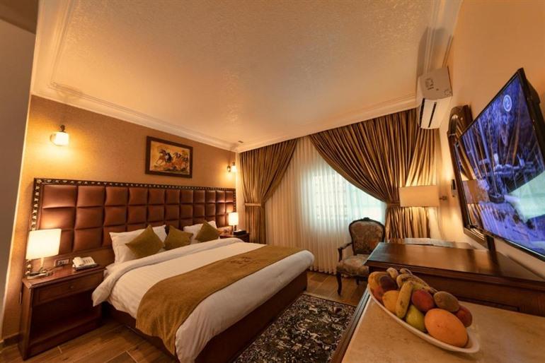 Town Season Hotel buchen