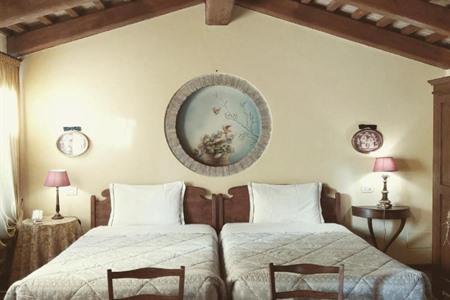 Traditionelles Zimmer bei Casa Camilla buchen
