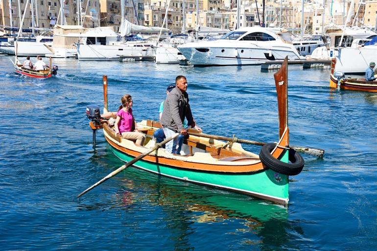 Traditionelles maltesisches Dgħajsa-Boot
