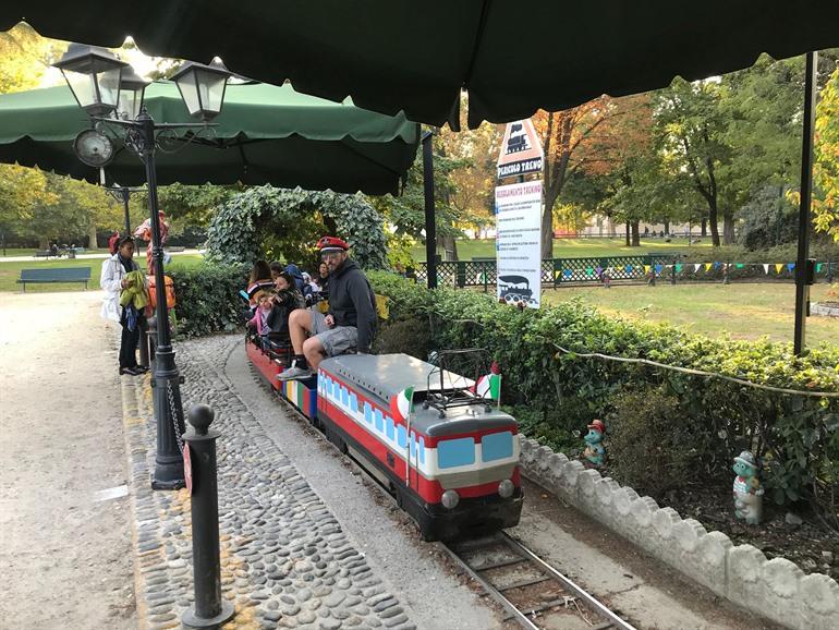 Eisenbahn im Parco Giochi Castello in Mailand