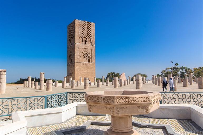 Aussicht auf den Hassan-Turm in Rabat