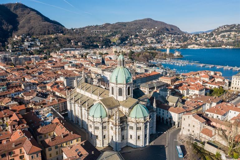 Blick auf den Dom von Como (Duomo di Como)