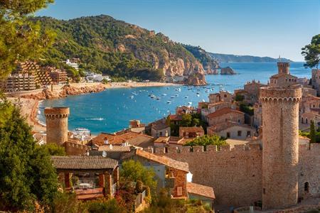 Aussicht auf die ummauerte Festung von Tossa de Mar