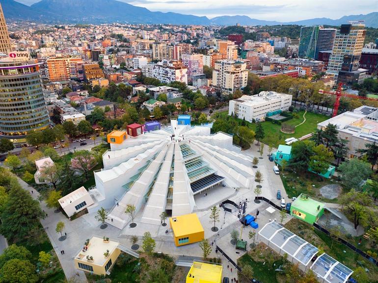 Aussicht auf die Pyramide von Tirana, Albanien