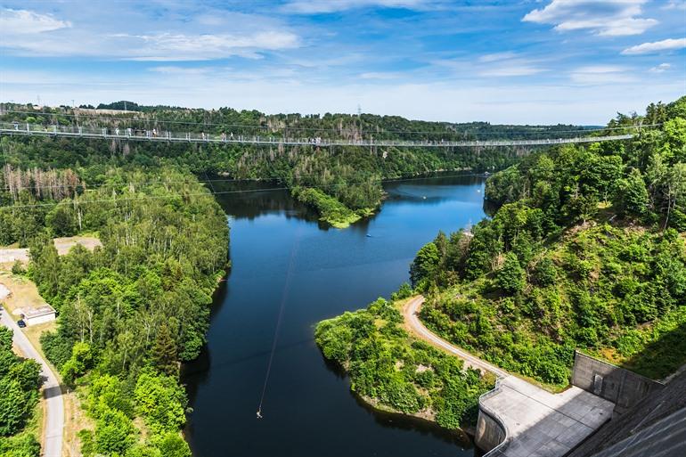 Ausblick auf die Titan RT Brücke, die längste Hängebrücke Deutschlands