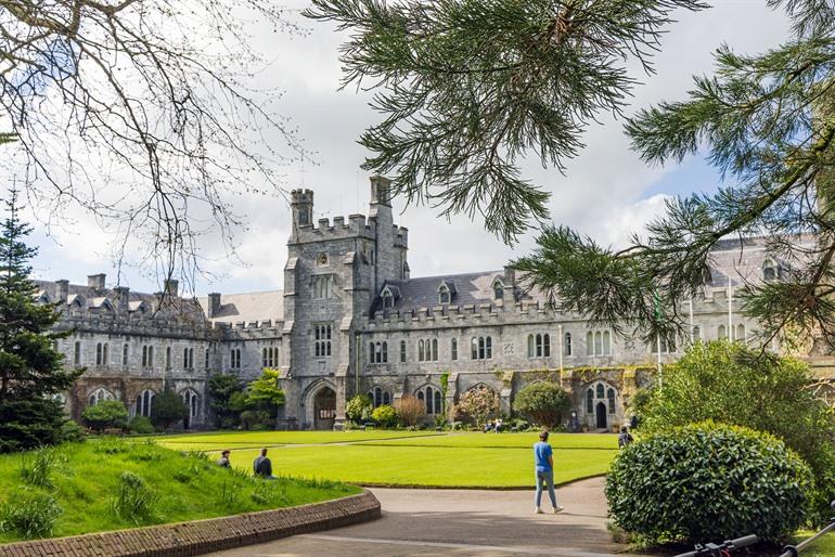 Ausblick auf die Universität von Cork, Irland