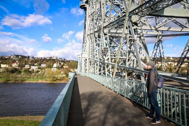 Aussicht auf und vom Blauen Wunder in Dresden
