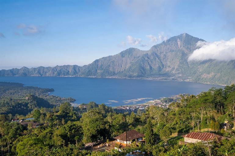 Aussicht auf den Danau Batur, den See am Fuße des Batur-Vulkans