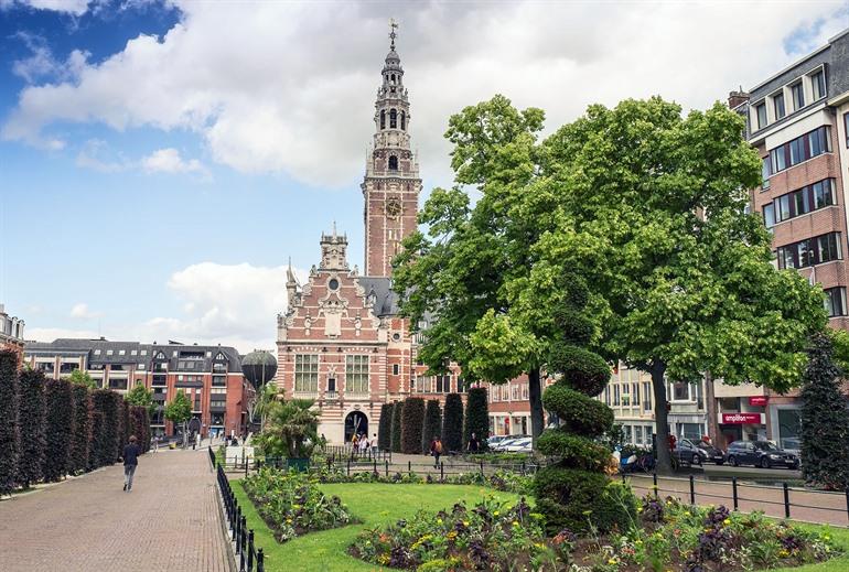 Aussicht auf den Herbert-Hoover-Platz, Leuven