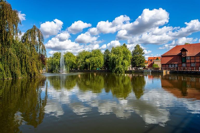 Blick auf das historische Teterow vom Teterow See