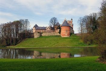 Aussicht auf die Burg von Gaasbeek im Pajottenland