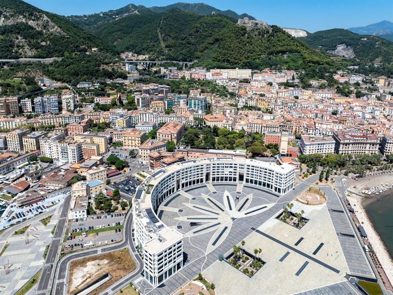 Blick auf die Piazza della Libertà in Salerno